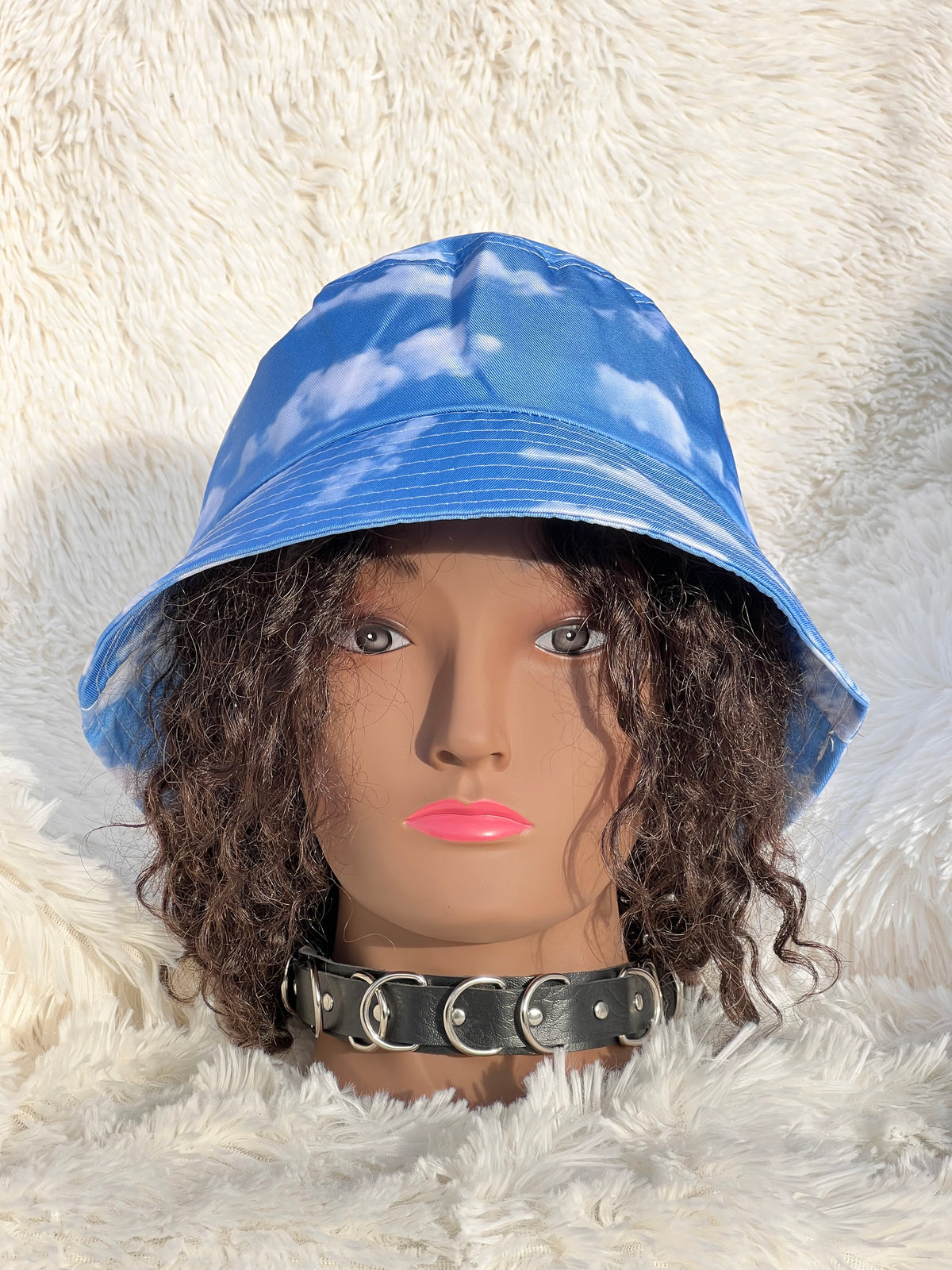 CLOUD BUCKET HAT