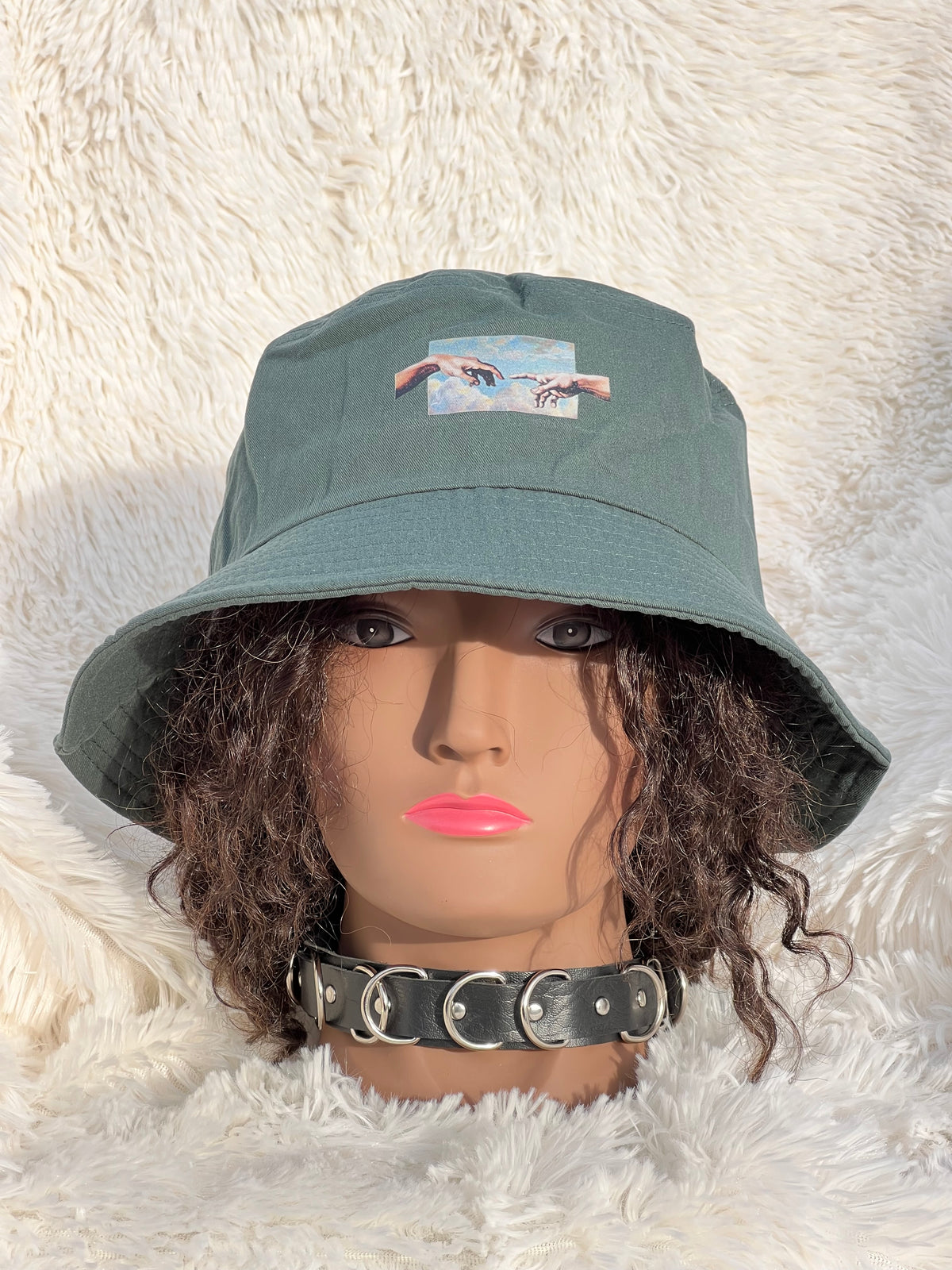 DARK GREEN ARTIST BUCKET HAT