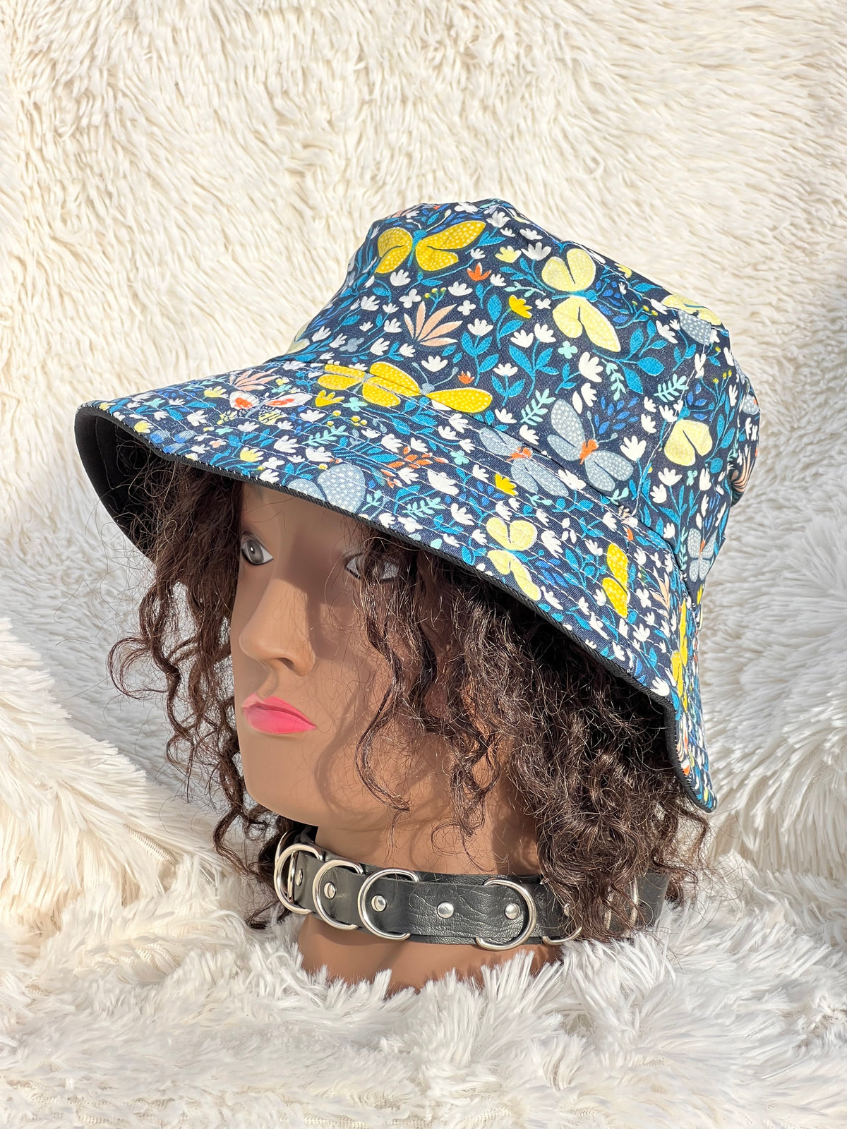 BUTTERFLY BUCKET HAT