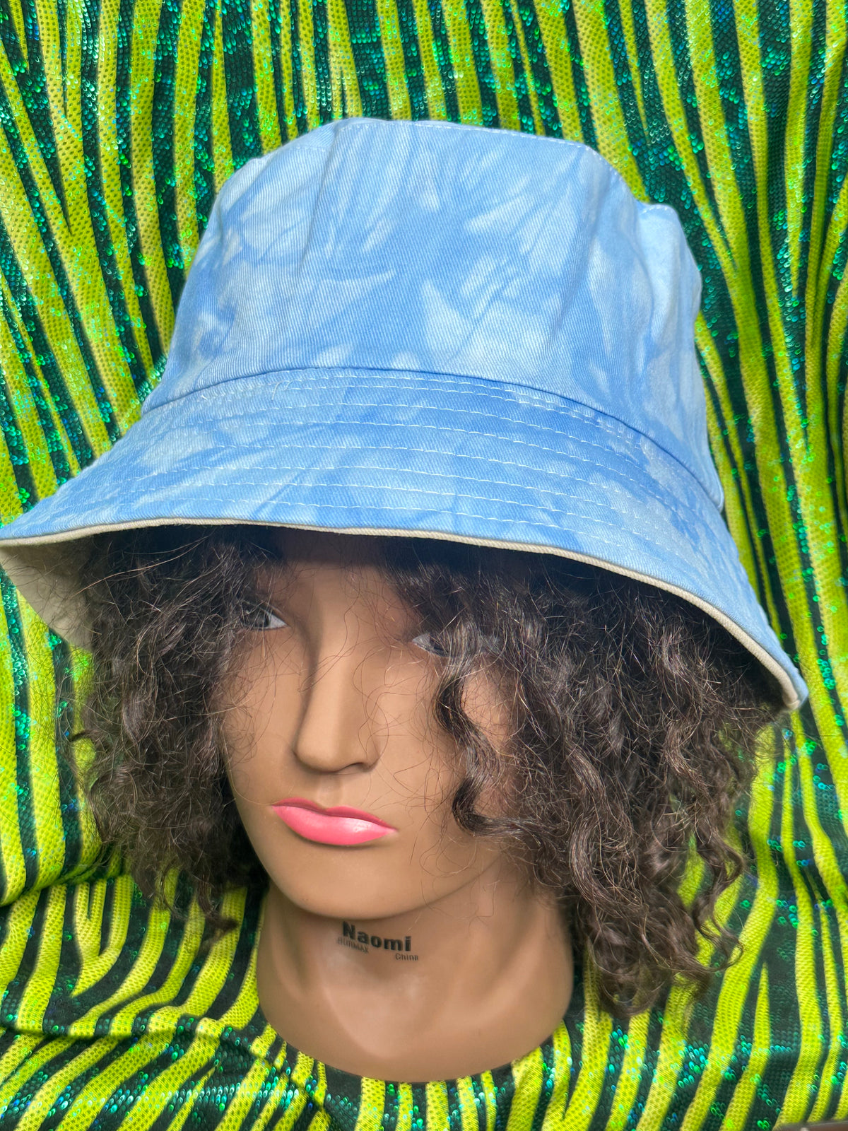 REVERSIBLE CLOUD BUCKET HAT