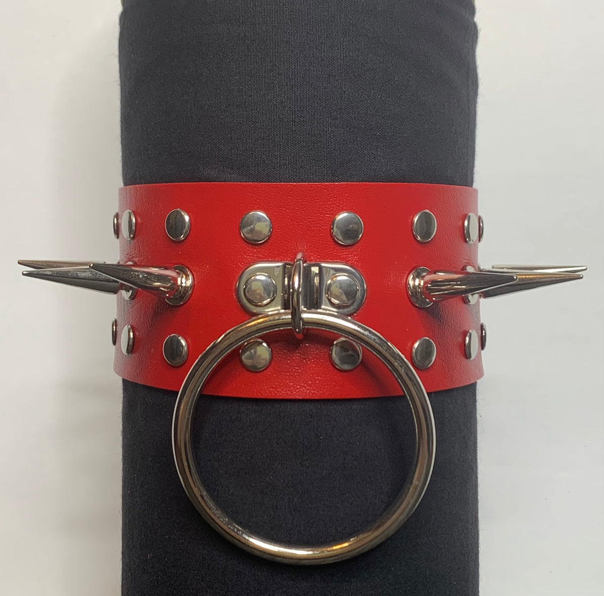 TWISTED ILLUSION CHOKERS