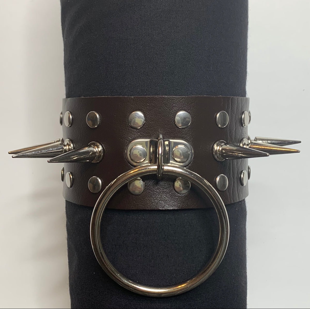 TWISTED ILLUSION CHOKERS