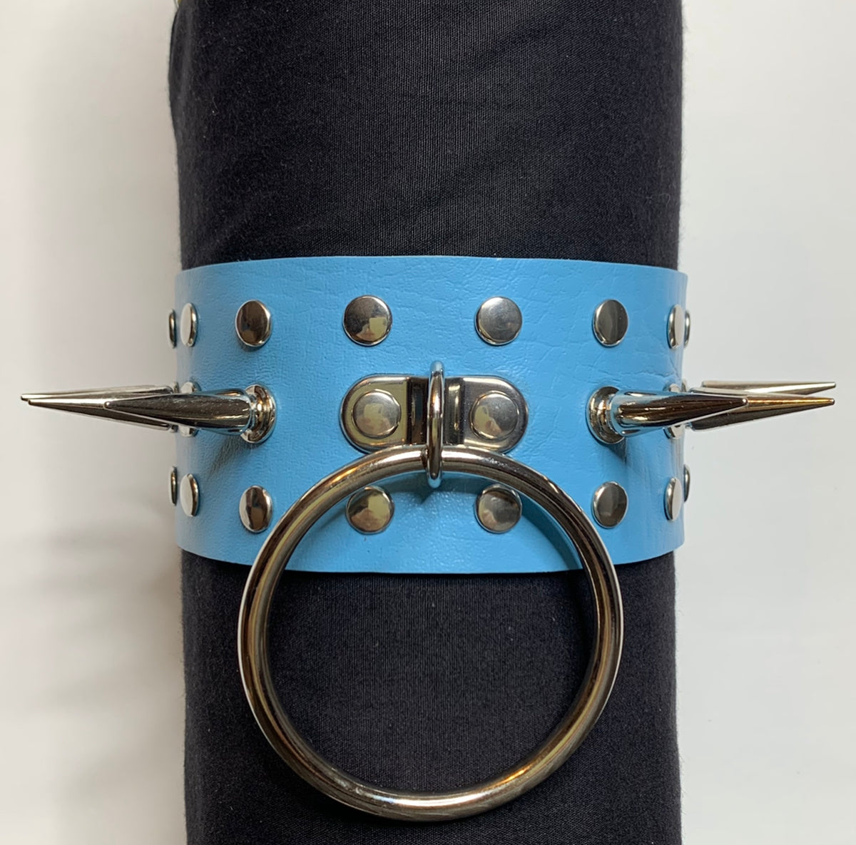 TWISTED ILLUSION CHOKERS