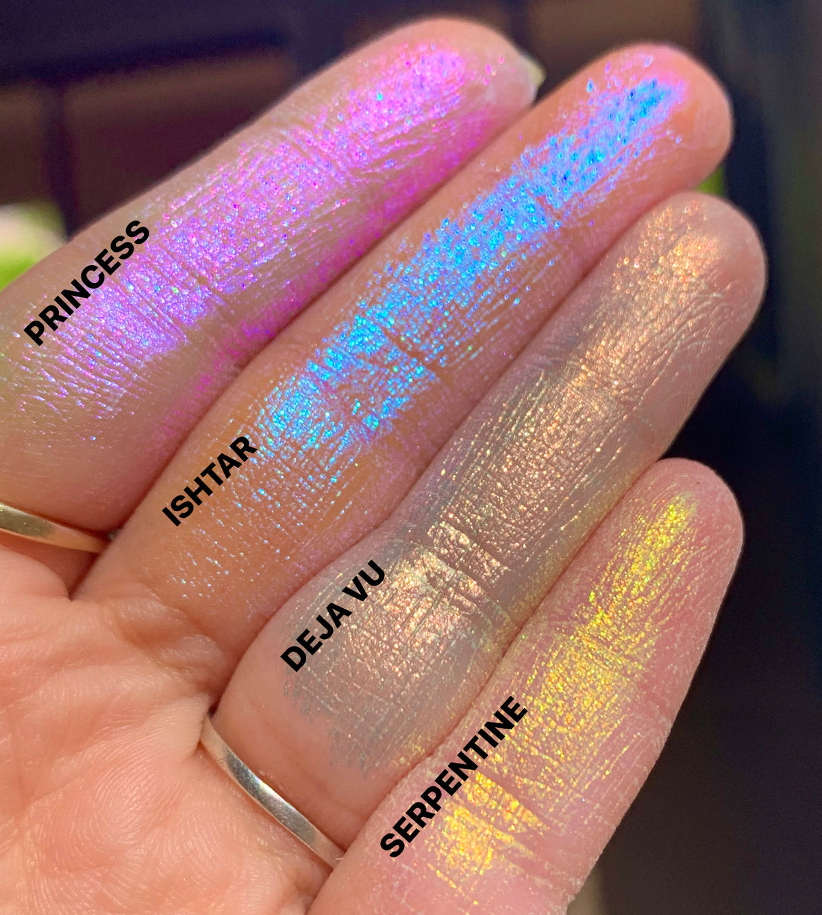 DEJA VU LIQUID EYESHADOW