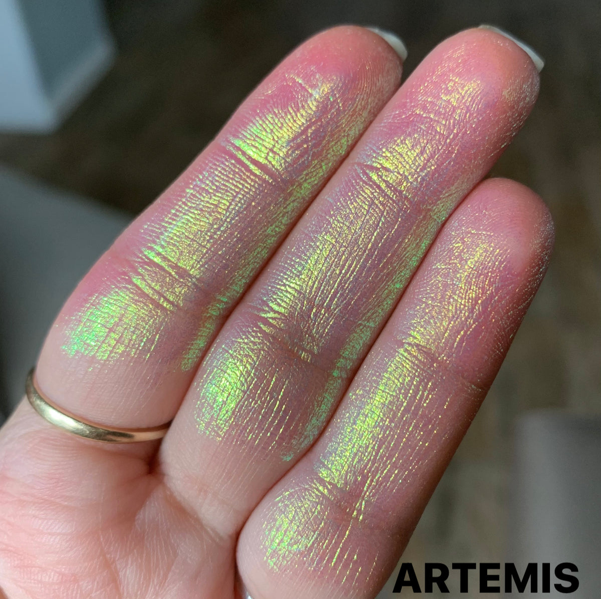 ARTEMIS LIQUID EYESHADOW