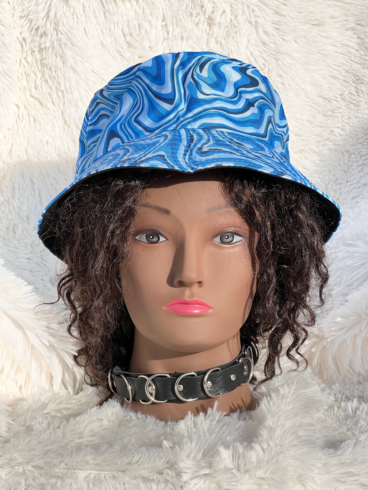 GROOVY BUCKET HAT