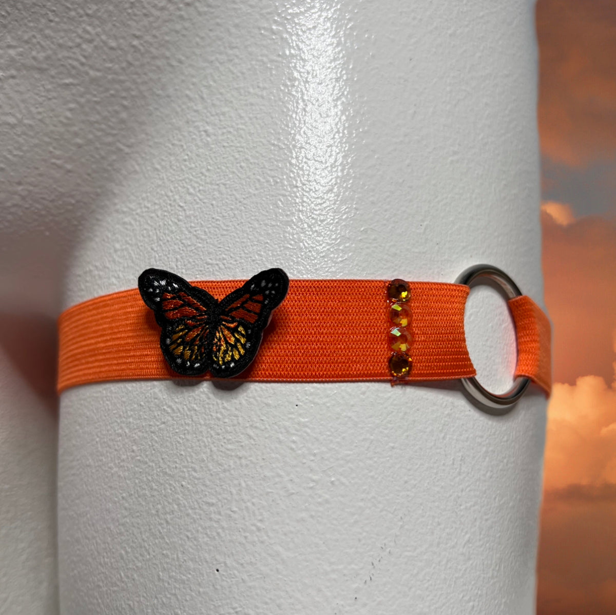 FRISKY ORANGE BUTTERFLY GARTER