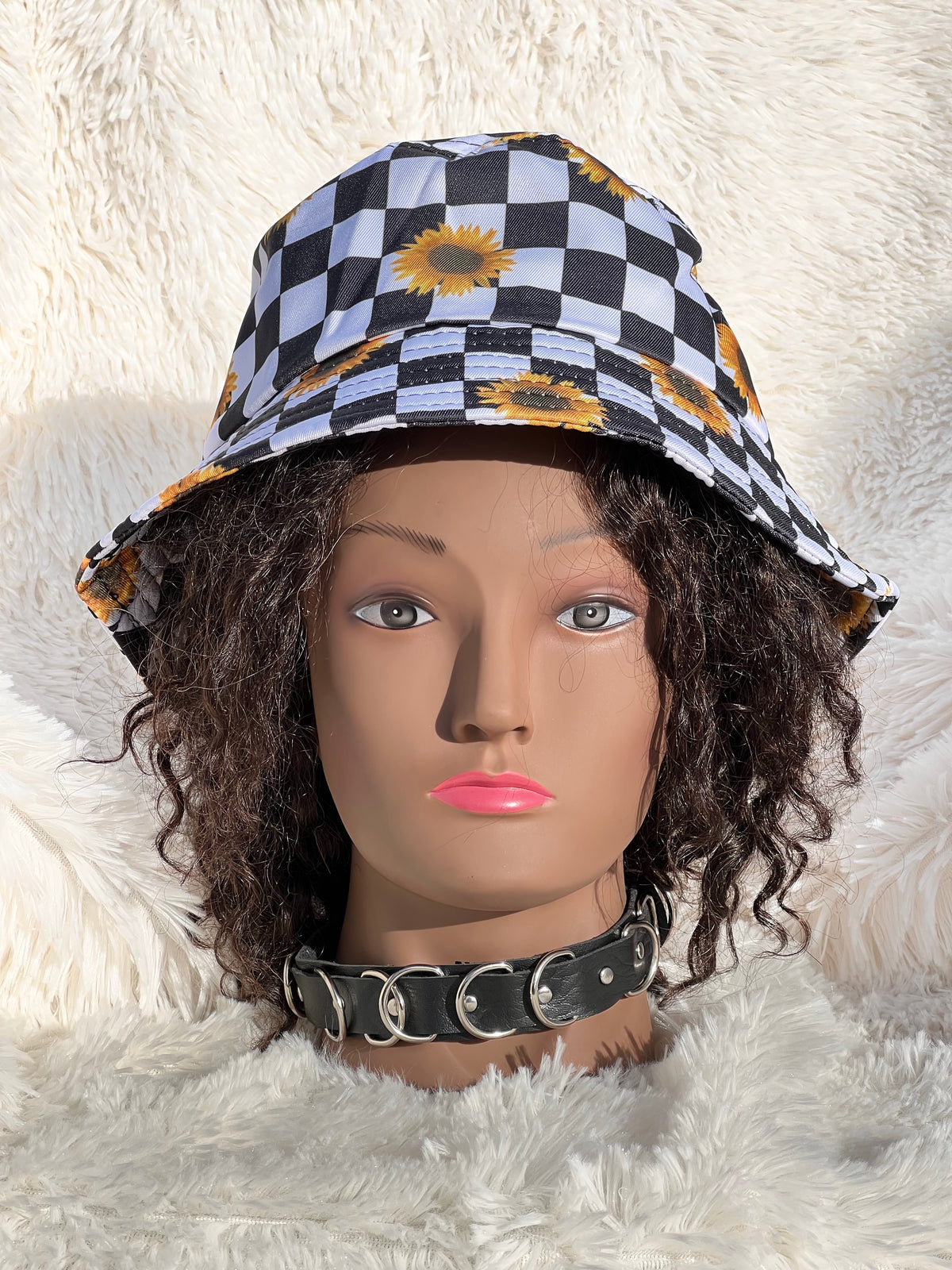 CHECKERED SUNFLOWER BUCKET HAT