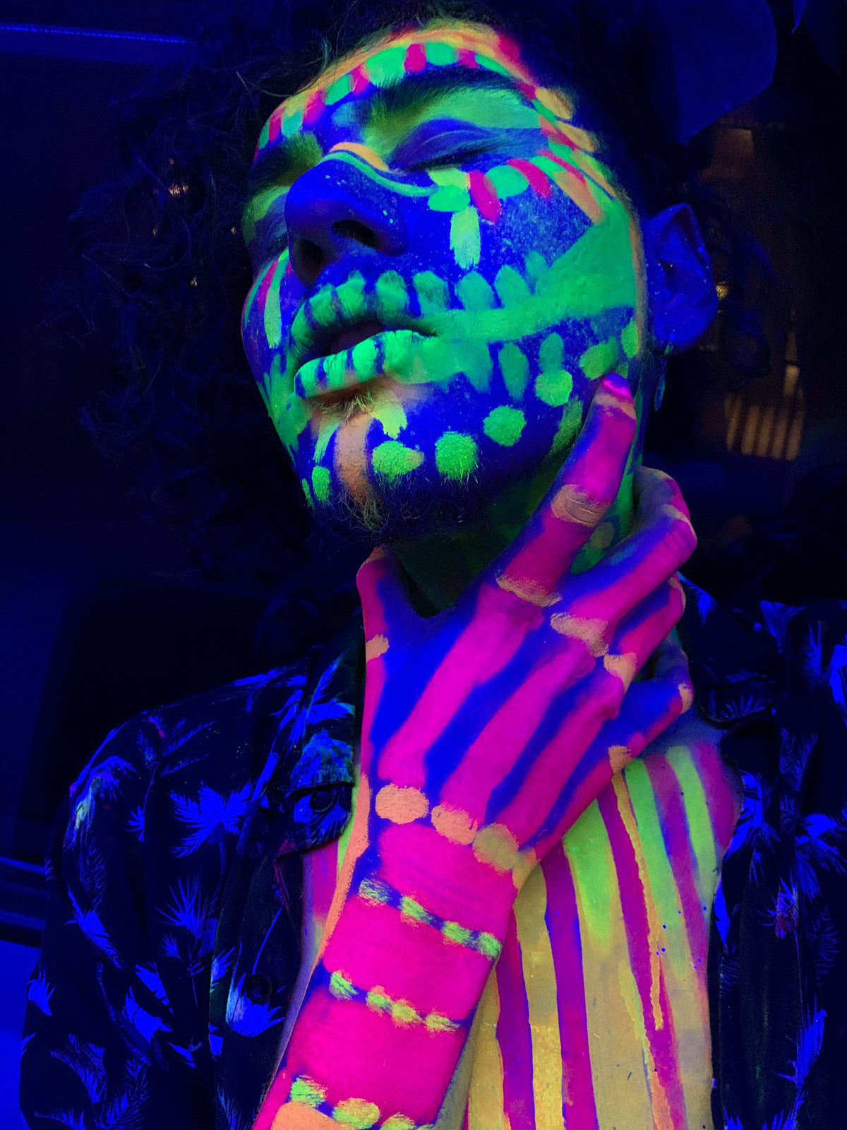 NEON MAKEUP! GLOW UNDER BLACK LIGHT!