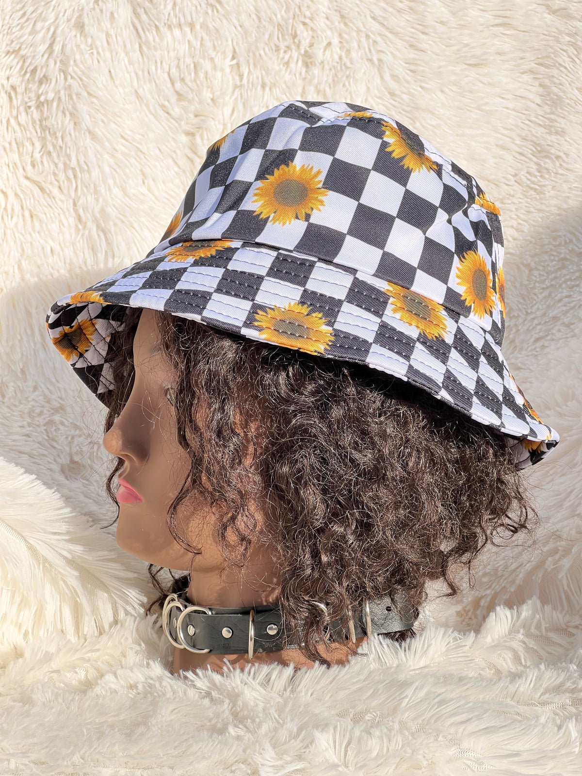 CHECKERED SUNFLOWER BUCKET HAT